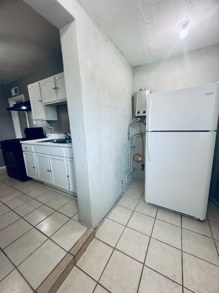 Building Photo - 550 Fresno Dr