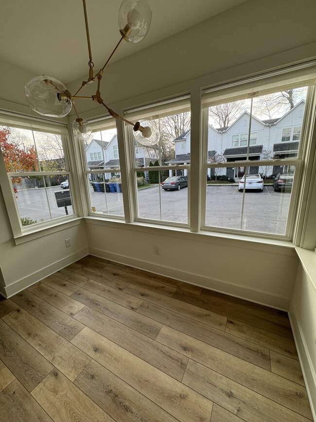 Building Photo - 509 Rosedale Ave