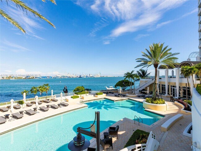 Building Photo - 848 Brickell Key Dr