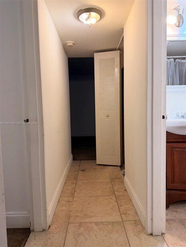 Building Photo - 1805 Sans Souci Blvd