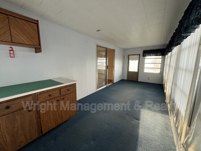 Building Photo - 2050 Lullaby Dr