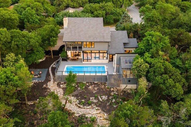 Building Photo - 1716 Bartoncliff Dr