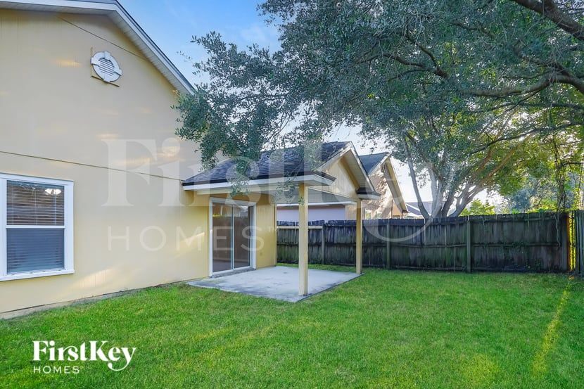 Building Photo - 1460 Greenway Pl