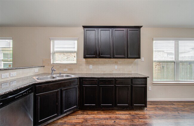 Building Photo - 1418 Spencer Glen Ln