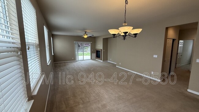 Building Photo - 565 Connemaras Ct