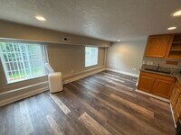 Building Photo - 696 Eisenhower Ct NW