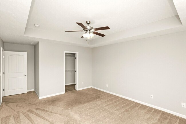 Building Photo - 733 Hollandale Rd
