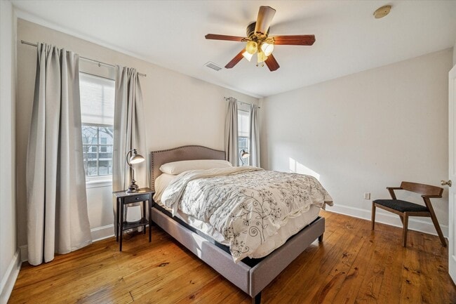 Building Photo - 725 Martin St