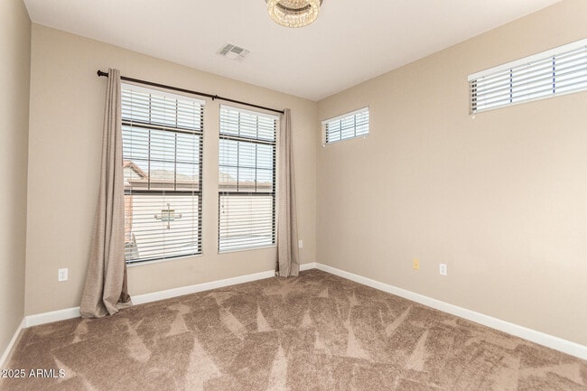 Building Photo - 7297 N Scottsdale Rd