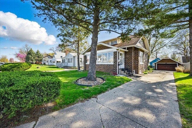 Building Photo - 3110 N Sherwood Ave