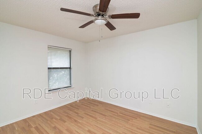 Building Photo - 1429 Weiler Blvd