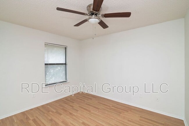 Building Photo - 1431 Weiler Blvd