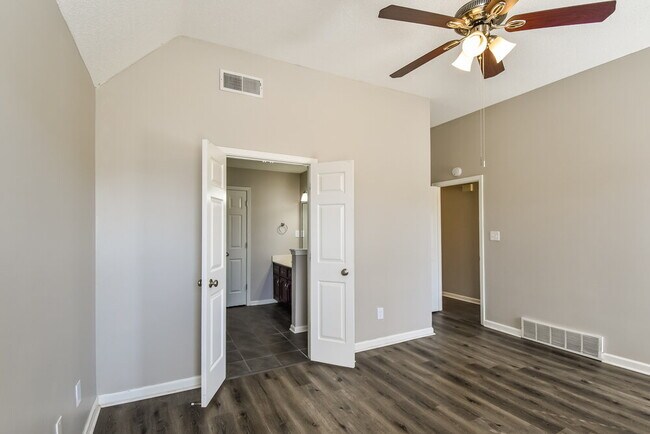 Building Photo - 5397 Kayla Dr