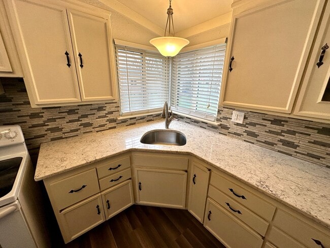 Building Photo - 3112 Delaney St