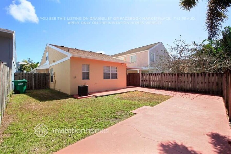 Building Photo - 22250 SW 101 Avenue Rd