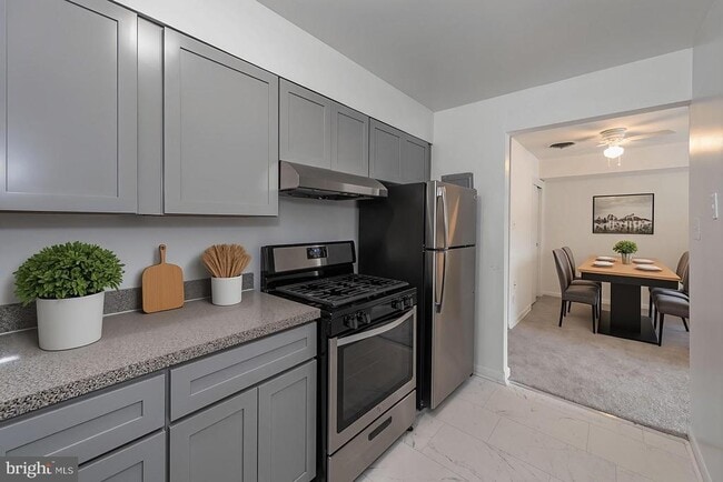 Building Photo - 5200 Quincy St