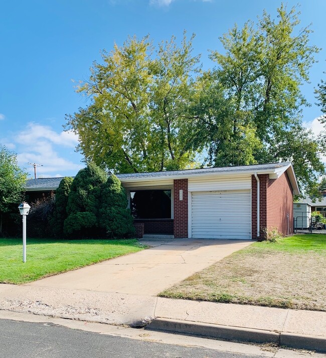 Building Photo - 3 Bedroom, 2 Bath Ranch Home with 1 Car Attached Garage in Greeley, Colorado