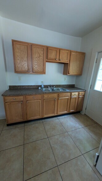 Building Photo - 1261 Rutledge Ave