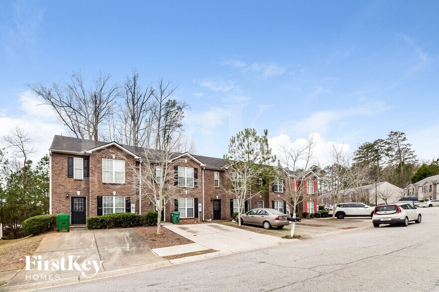 Building Photo - 2435 Piering Dr