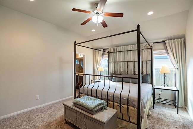 Building Photo - 2009 Garretts Way