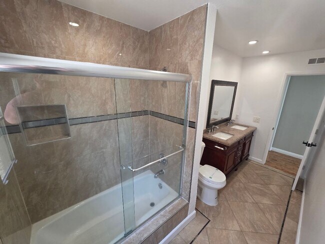 Building Photo - 12947 Arabella Pl
