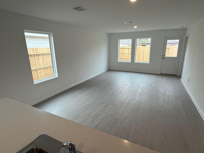 Building Photo - 12067 Noble Wood Village Dr