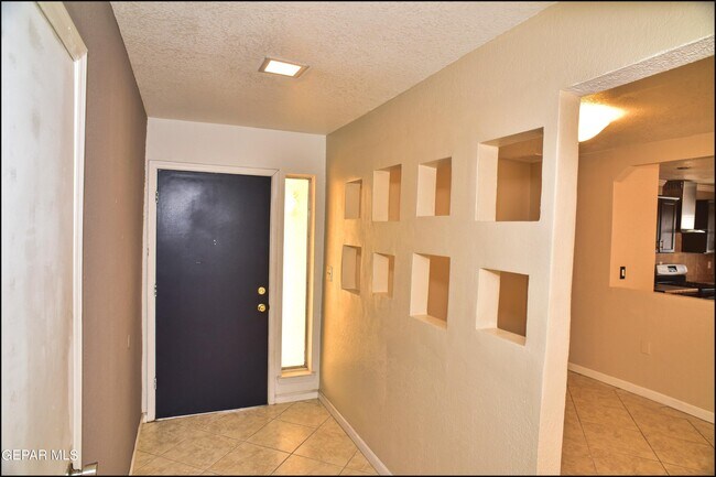Building Photo - 10824 Pico Norte Rd