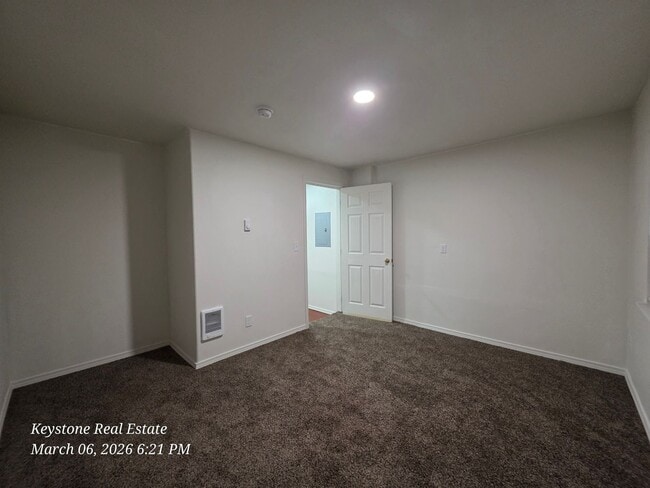 Building Photo - 15454