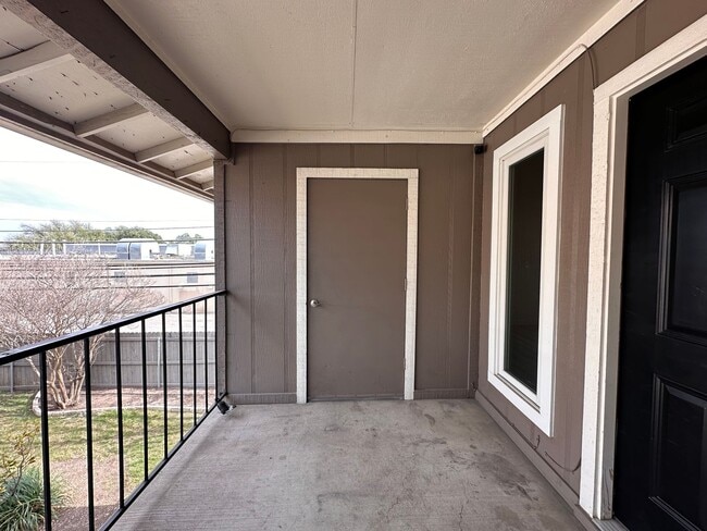 Building Photo - A Modern 2 Bedroom 2 Full Baths Condo Home for rent near Domain, 2nd Floor with Porch, Two Assign...