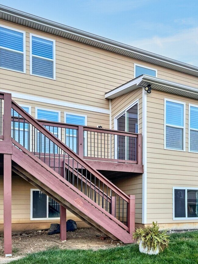 Building Photo - 509 SW Brummel Rd