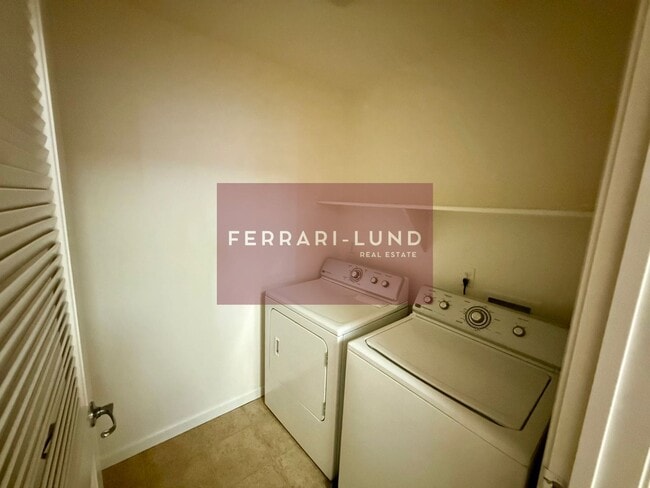 Building Photo - Beautiful townhome in Fallen Leaf , only 35 minutes from Incline Village-  Kay DeAlba Property!!!
