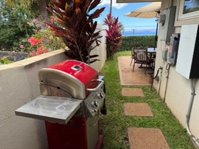 Building Photo - Maui Meadows- beautifully renovated 2-bedroom, 1-bath private cottage w/ a POOL