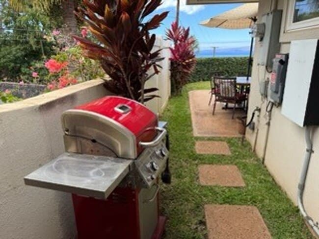 Building Photo - Maui Meadows- beautifully renovated 2-bedroom, 2-bath private cottage