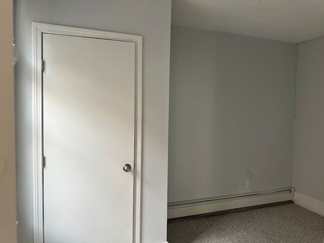 Building Photo - 479 Sumner St