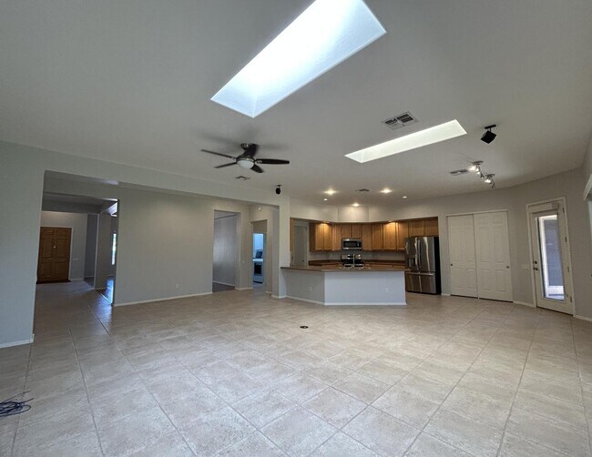 Building Photo - 26041 N Fernbush Dr