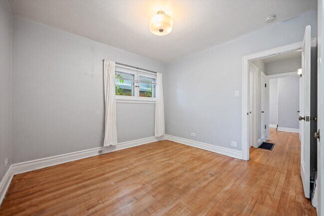 Building Photo - Historic Charm & Modern Comfort in Prime Platt Park Location