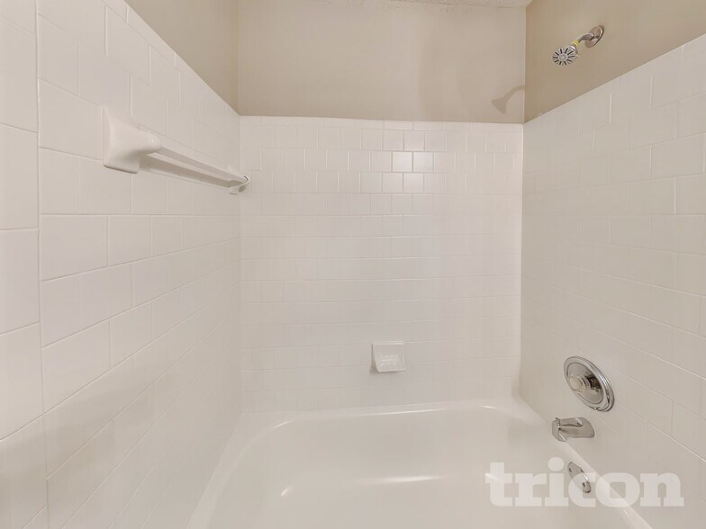 Building Photo - 1654 Heyford Cir NW