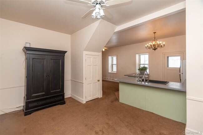 Building Photo - 4 Sengen Ln