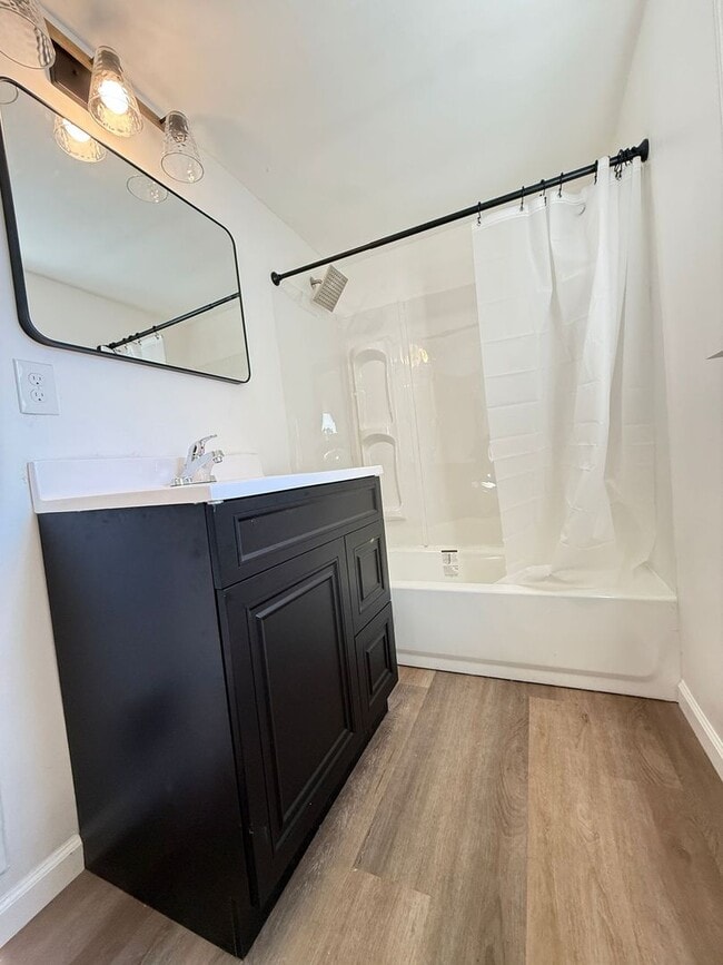 Building Photo - 3 bed 1 bath Dayton, KY