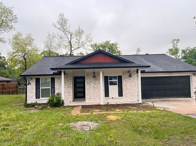 Building Photo - 20156 Russell Dr