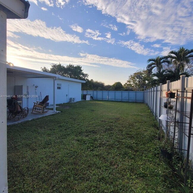 Building Photo - 19930 SW 118th Pl