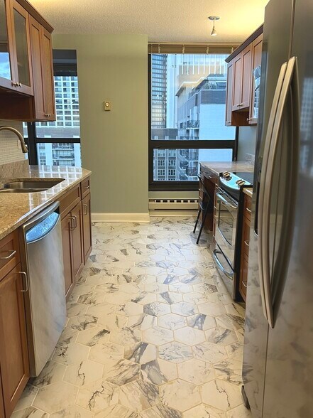 Building Photo - 360 E Randolph St