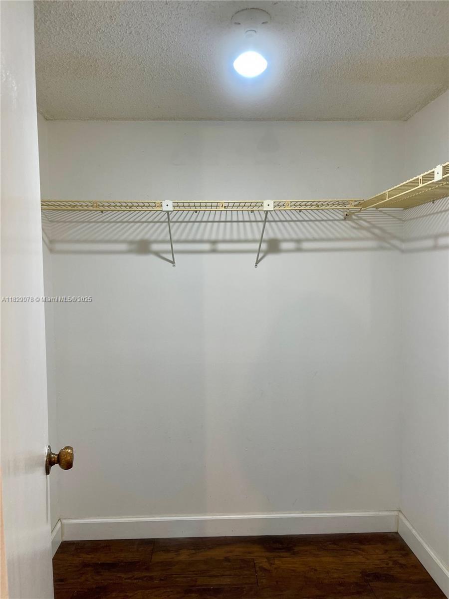Building Photo - 430 Commodore Dr