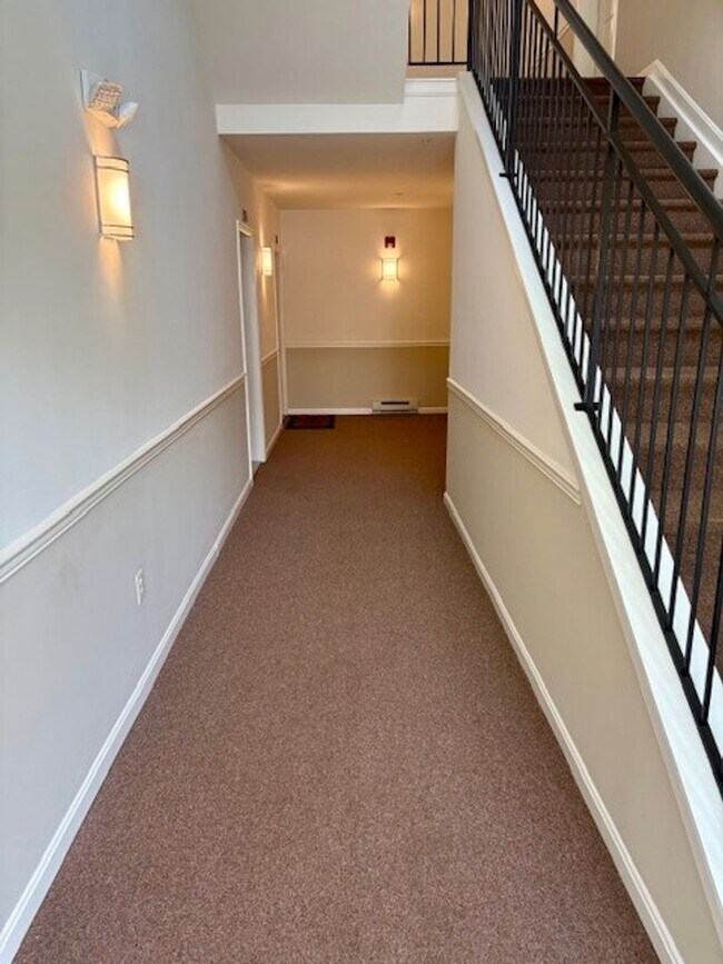 Building Photo - 1st Floor Annapolis 3 bed / 2 bath Condo