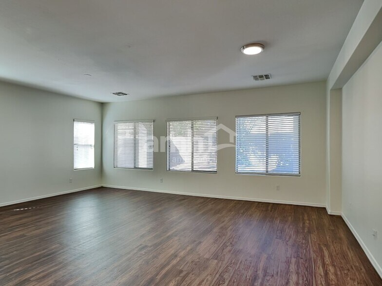 Building Photo - 16244 W Crenshaw Dr