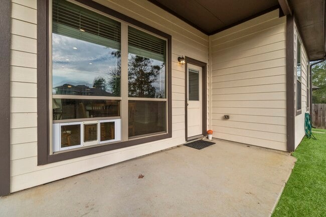 Building Photo - 248 Crest Edge St