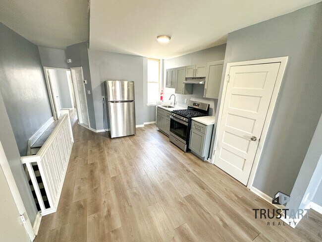 Primary Photo - 1 bed 2nd floor apartment in Harrowgate ar...