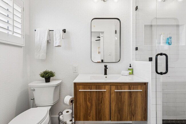 Building Photo - 7616 E 3rd St