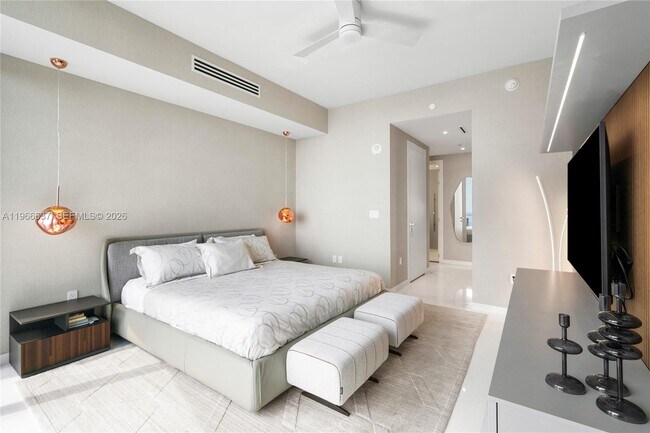 Building Photo - 300 Biscayne Blvd Way