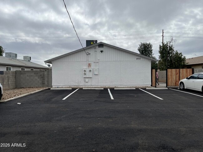 Building Photo - 2912 E Roeser Rd